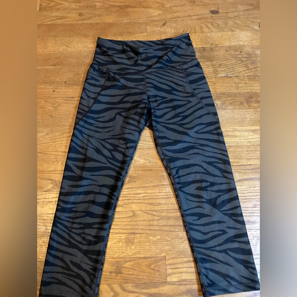 Old navy active zebra print leggings